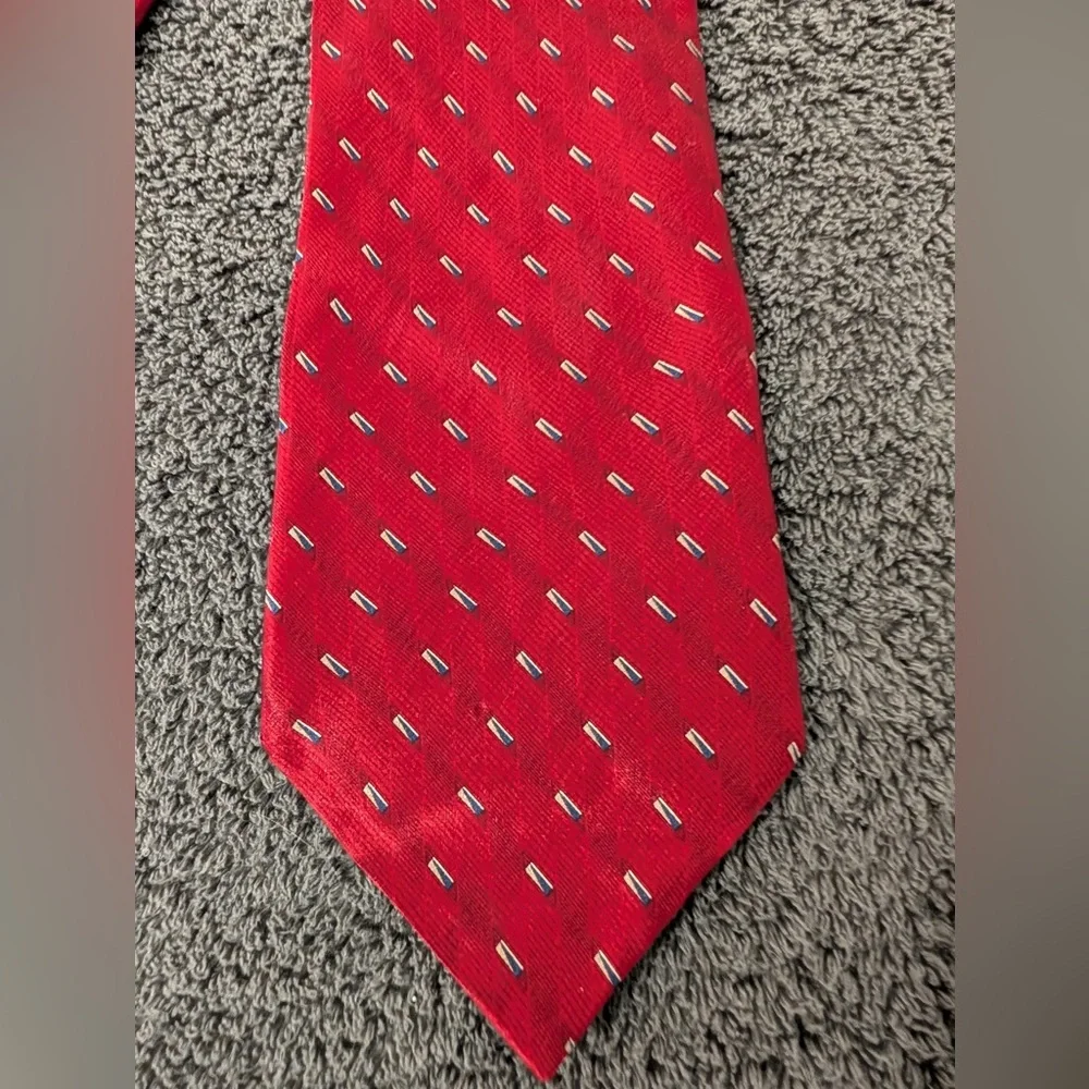 Bill Blass Red‎ Patterned Silk Tie